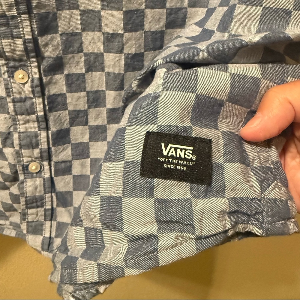 Men’s XL VANS Loose Fit Blue Checkered 100% Cotton Short Sleeve Button Up Shirt - Picture 4 of 15